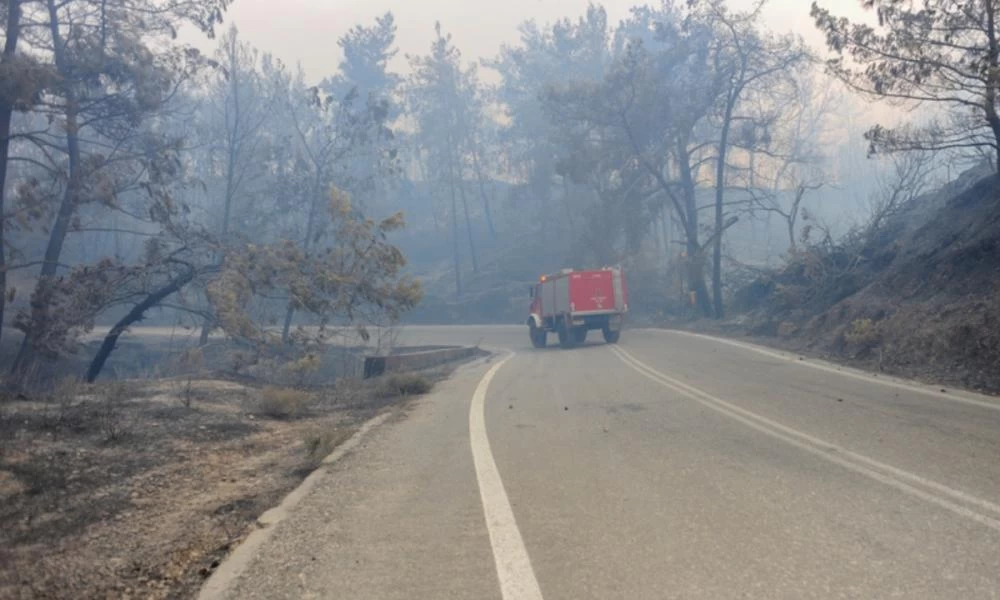 Φωτιές στην Ελλάδα: Η Κύπρος στέλνει βοήθεια